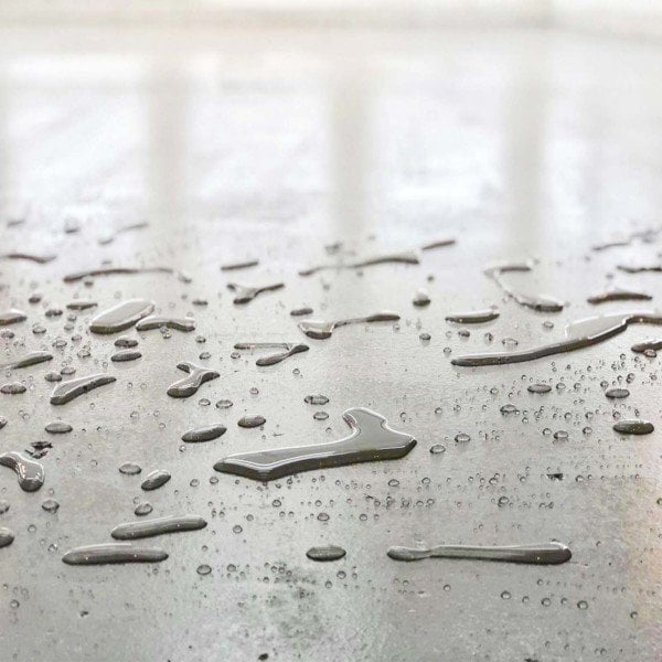 ZBS GUARD VERNİK ( Parlak beton koruyucu, geç kirlenip-kolay temizlenme sağlar)