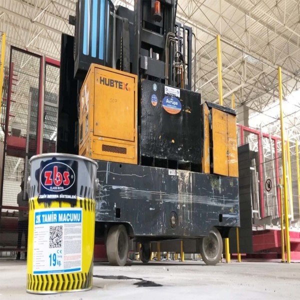 ZBS 2K ZEMİN TAMİR MACUNU - (Ağır yük trafiğine dayanıklı, hızlı kuruyan, zemin tamir ve dolgu macunu)