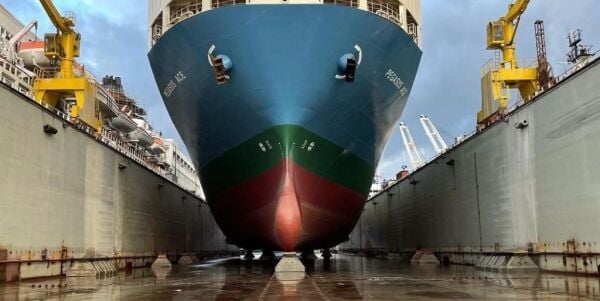 ZBS 2K HİDRO TİTANYUM (Ağır yük trafik, yoğun kimyasal ve yoğun UV dayanımı maksimize edilmiş, çok güçlü su izolasyonu