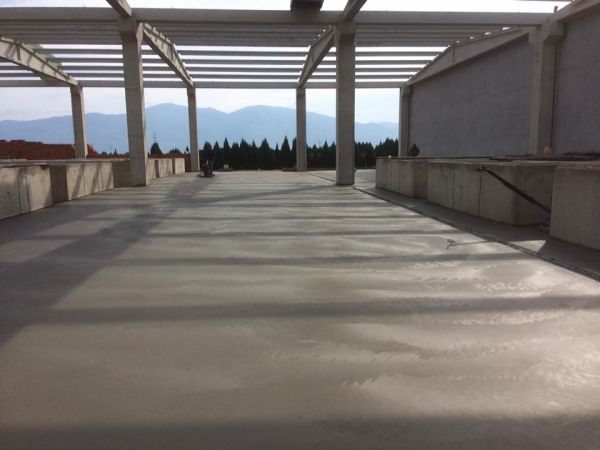 ZBS 2K HİDRO TİTANYUM (Ağır yük trafik, yoğun kimyasal ve yoğun UV dayanımı maksimize edilmiş, çok güçlü su izolasyonu (3+1,5) 4,5kg - RAL 7047 Orta açık gri (İlk 4'te 2.)